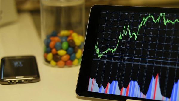 FIIs Return To India With Rs 32,465 Crore Investment Surge Amid Cross-Border Tensions
