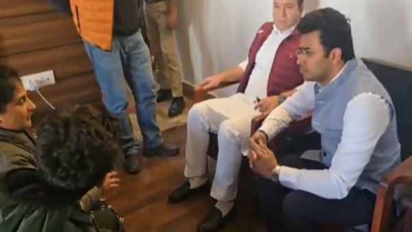 Bengaluru MP Tejasvi Surya Meets Pallavi, Wife of Pahalgam Terror Victim Manjunath, Offers Support to Family