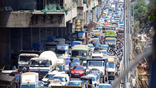 Mumbai Traffic Police Collect ₹40 Lakh In Two-Week Crackdown On Auto, Taxi Violations