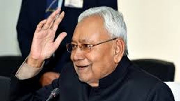 Bihar News : Bihar CM Nitish Kumar Announces 299 Interstate Buses to Manage Festive Rush Ahead of 2025 Elections