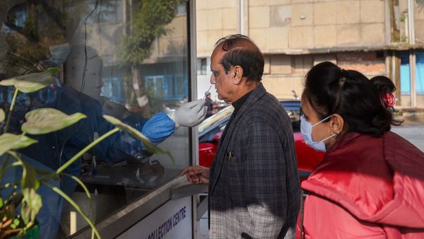 Covid-19 Cases in India Reach 7,154, 6 Deaths; Karnataka Denies Direct Virus Link in Most Fatalities