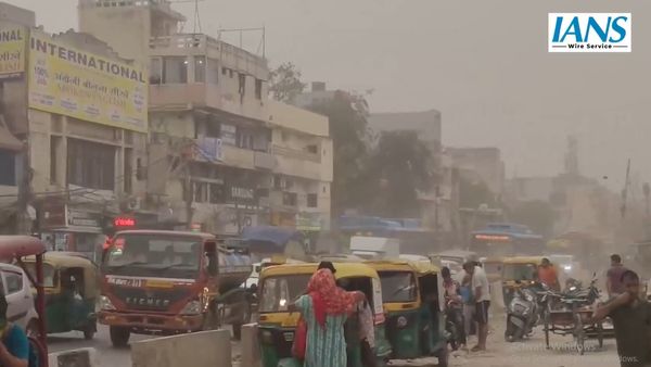 Delhi Weather Alert: Rain, Strong Winds Hit Delhi-NCR; Several Areas See Traffic Jams