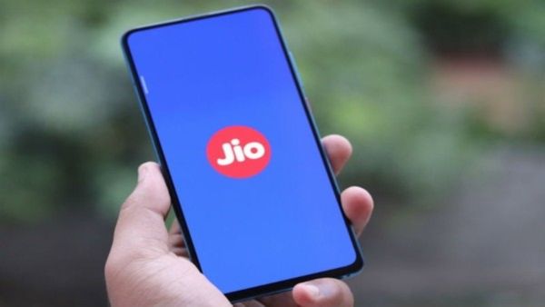 Jio Network Problem: Mobile Data, Calls Not Working for Thousands of Subscribers; Services Restored Later