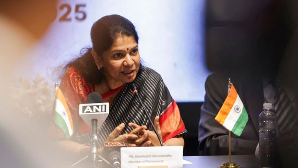 Kanimozhi Wins Hearts With 'Unity in Diversity' Reply When Asked About India's 'National Language' | WATCH
