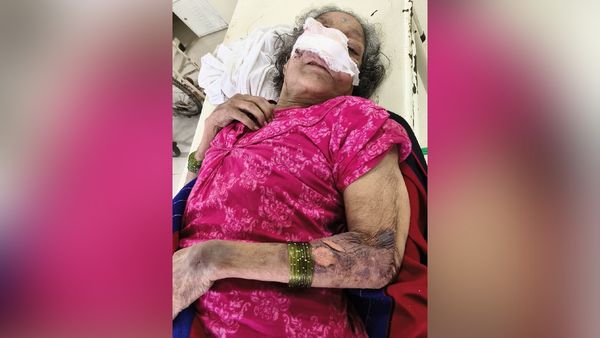 Mumbai: Family Members Throw Elderly Cancer Patient In Garbage Pile