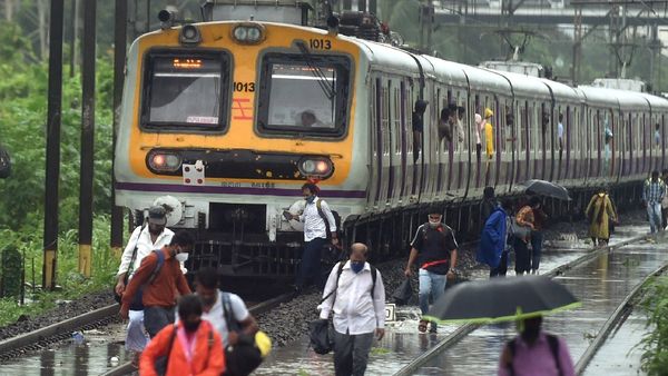 Mumbai Local Train Update: Western Railway Converts Luggage Coaches For Elderly Passengers