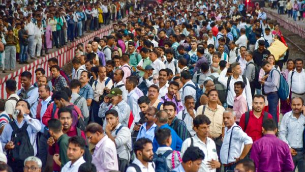 Matunga To Mulund, Mankhurd To Nerul: Mega Block Disrupts Sunday Local Trains In Mumbai