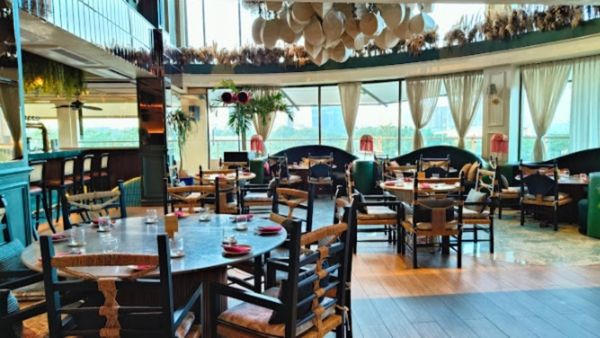 Bengaluru’s One8 Commune Pub Owned by Virat Kohli Booked for Not Having Designated Smoking Area