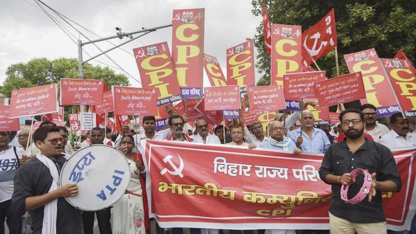 Bihar Elections 2025: 27.4% Dalit Voters Don't Trust EC, 71% Fears Losing Rights To Vote Due To SIR