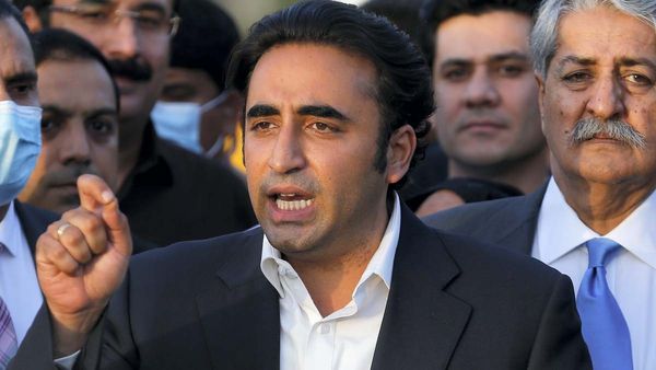 Politically Immature...: Imran Khan's Pakistan Tehreek-e-Insaf Launches Scathing Attack At Bilawal Bhutto
