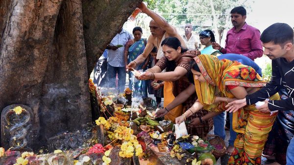 Nag Panchami 2025 Date: When Is Nagara Panchami This Year?
