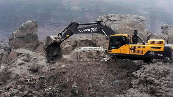 Illegal Coal Mine Collapse In Jharkhand Leaves One Dead, Several Trapped