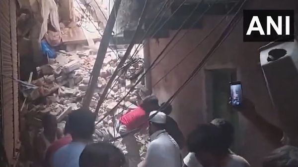 Four-Storey Building Collapses in Delhi: Two Dead, Eight Injured; Rescue Ops Ongoing