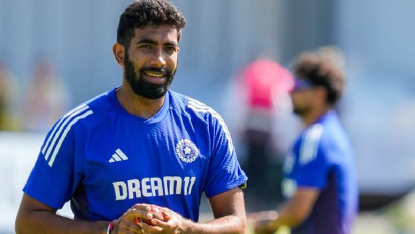 Jasprit Bumrah Funny Moment: 'Somebody’s Wife Is Calling' Joke At Lord’s Goes Viral