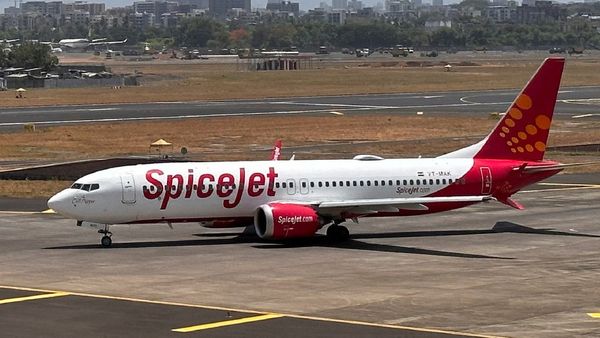 SpiceJet Delhi-Mumbai Flight Disrupted For 3 Hours After 2 Passengers Try To Enter Cockpit