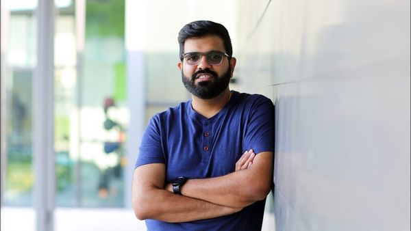Rush Hour-Proof: The Tech Behind Apps That Stay Live When Millions Tap 'Buy Now'