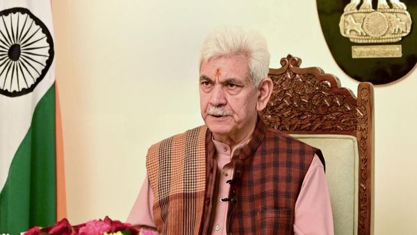 LG Manoj Sinha Extends Warm Greetings to People of J&K on 79th Independence Da