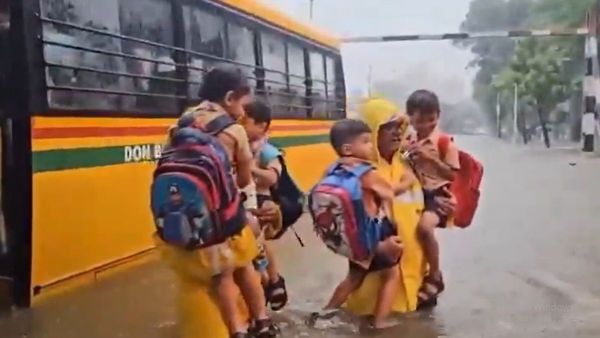 Mumbai Police Officers Heroically Rescue Children From Flooded School Bus During Heavy Rainfall