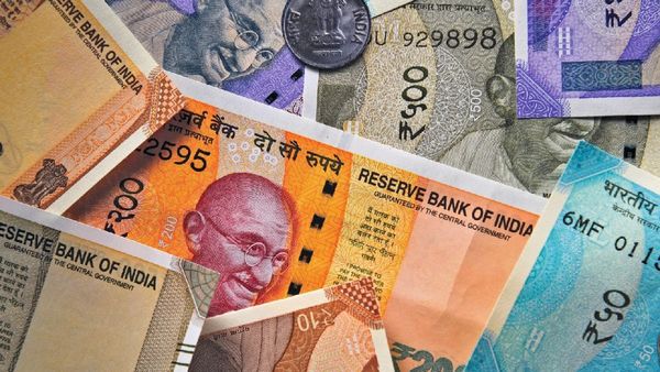 Pay Gap in India Widens: Few In Crorepati League, Most Struggle Below Rs. 7.5 Lakh