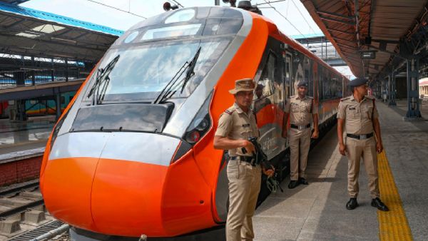 Pune–Nagpur Vande Bharat Express To Stop At Shegaon, Connecting Pilgrims Faster — Details Inside