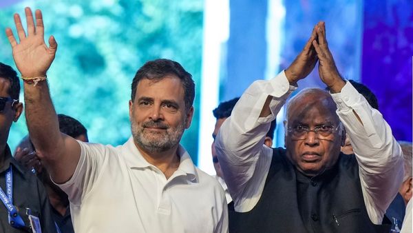 Rahul Gandhi, Kharge Skip PM Modi’s Red Fort Speech, BJP Slams ‘Operation Sindoor’ Disrespect