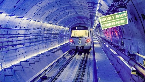 Ashwini Vaishnaw Invites Mamata Banerjee To Kolkata Metro Inauguration By PM Modi