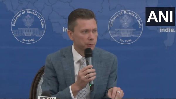 Russia Slams Trump’s Tariffs, Backs India’s Russian Oil Purchases