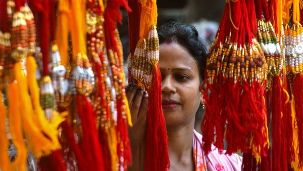 Raksha Bandhan Rahu Kaal 2025: Check City-Wise Shubh Muhurat for Tying Rakhi