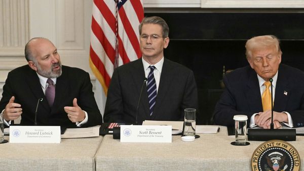US Warns India of Higher Secondary Tariffs For Purchasing Russian Oil