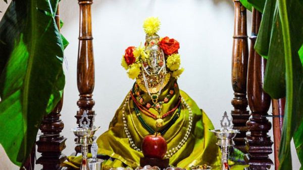 Varamahalakshmi Vratham 2025 Wishes: Quotes, Messages For Friends, Family, WhatsApp Status