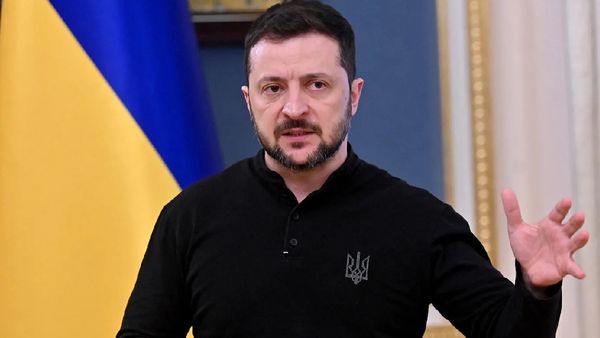 Zelenskyy Slams Ongoing Russian Strikes As Trump–Putin Hold High-Stakes Alaska Summit