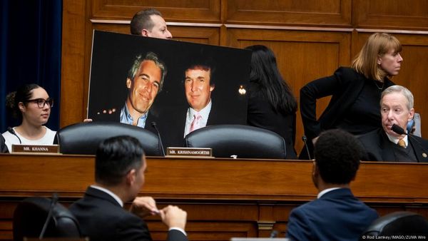 US: White House Denies Trump Signed Alleged Epstein Note