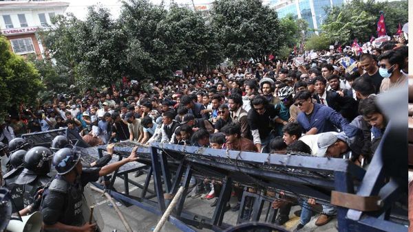 Fresh Protest In Nepal: Demonstrators Demand Resignation Of Prime Minister KP Sharma Oli Amidst Violence
