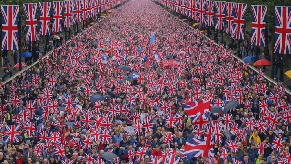 Tommy Robinson Shocks UK With Record-Breaking London March Against Immigration