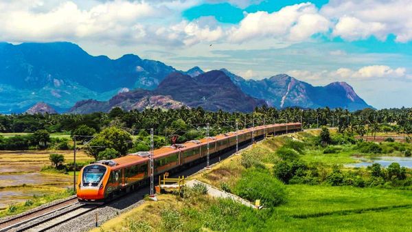 Telangana to Get Two New Vande Bharat Trains: Hyderabad–Pune and Secunderabad–Nanded Routes Announced