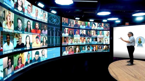 Online Vs Offline MBA: Job Market Advantages For Graduates