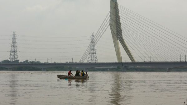 Yamuna Water Level Drops Below Danger Mark, Rain and Thunderstorm Predicted in Delhi Today