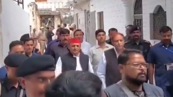 Akhilesh Yadav Meets Azam Khan in Rampur After Two Year
