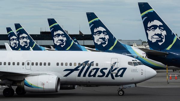 Alaska Airlines Grounds All Flights After Major IT Outage