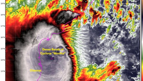 Cyclone Montha Makes Landfall Near Kakinada, Bringing 100 kmph Winds, Heavy Rain Lashes Coastal Andhra