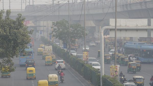 Delhi Air Pollution Hit 4-Year High On Diwali; PM2.5 Peaked At 675