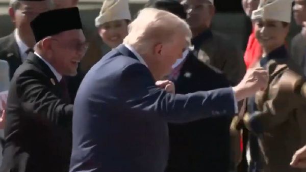 US President Donald Trump Dances with Malaysian Performers | Watch Video