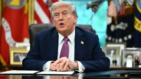 Second Week of US Government Shutdown Brings Financial Struggles for Federal Workers