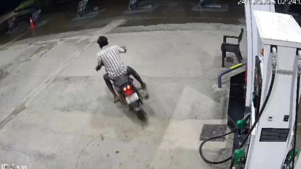 'Drunk Drivers Are Terrorists,' Hyderabad Police Warn After Kurnool Bus Fire