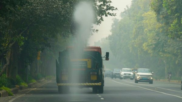 Delhi Air Quality Hits “Very Poor,” CAQM Imposes Stage II Restrictions To Curb Pollution Before Diwali