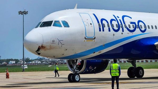 IndiGo Kolkata–Srinagar Flight Makes Emergency Landing in Varanasi After Fuel Leak Scare