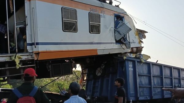 Chhattisgarh Train Accident: At Least Six Dead as Passenger Train Collides With Goods Train in Bilaspur