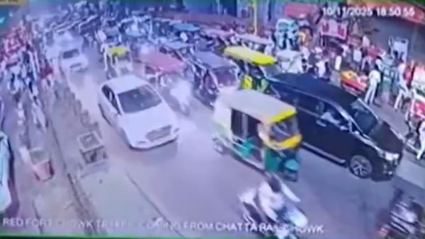 Delhi Blast CCTV Footage Captures Exact Moment Red Fort Car Explodes in Fireball