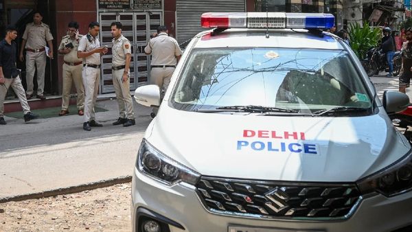 Delhi Crime: E-Rickshaw Driver Shot Dead in Nand Nagri, Police Probe Personal Rivalry