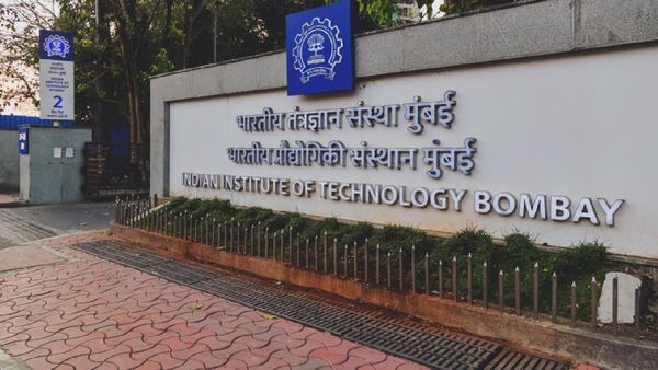 IIT Bombay Renaming Row Erupts After Minister’s Remark; Maharashtra Pushes for ‘IIT Mumbai’